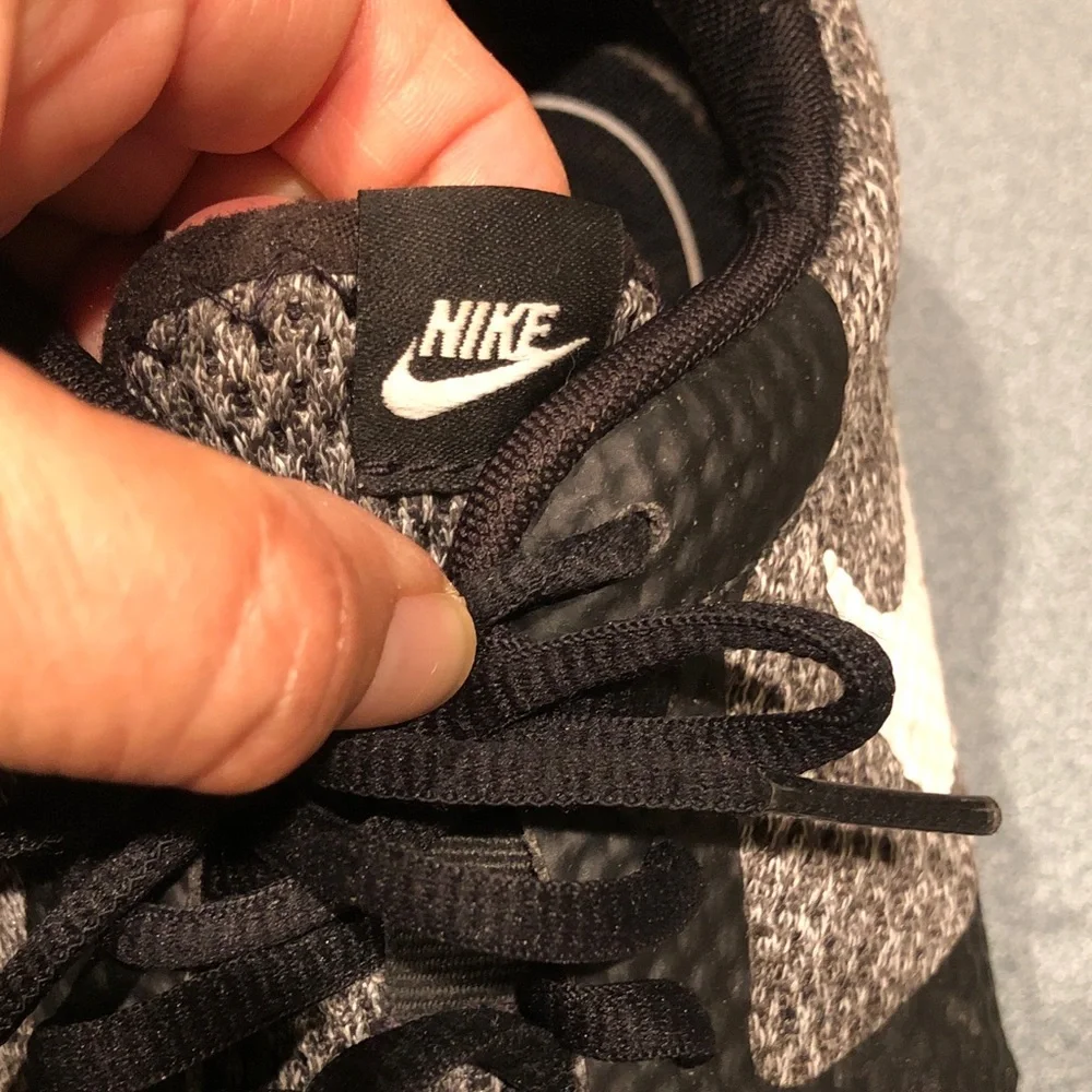 Nike Gray and Black Athletic Shoes - Picture 7 of 15